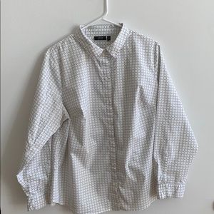Apt. 9 Essentials Woman’s Button Down Blouse